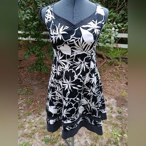 NINE WEST black/white size 8 fit & flare A-line dress
